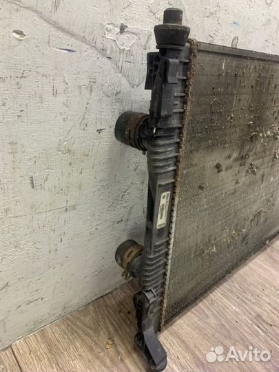 Радиатор двс Nissan Qashqai кроссовер 2009