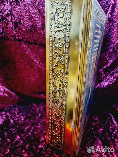 Большая жестяная коробка, 70 е годы. Размер 30227