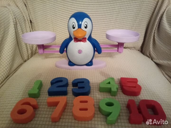 Игрушка-весы детская математическая