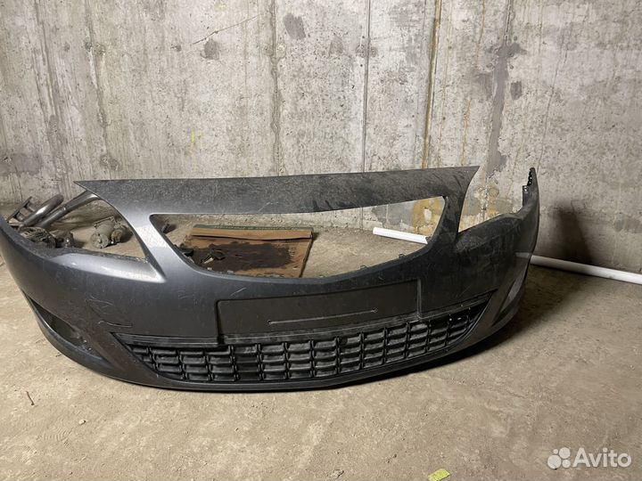 Передний бампер на opel astra j