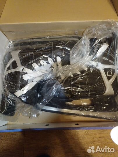 Коньки хоккейные