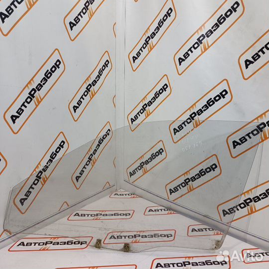 Стекло двери переднее левое Mitsubishi Galant