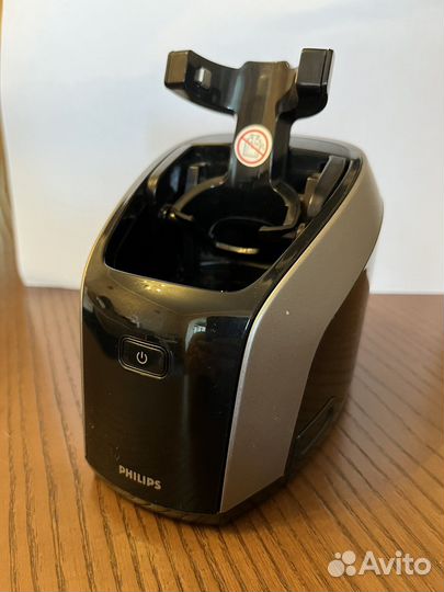 Блок очистки и зарядки электробритвы Philips