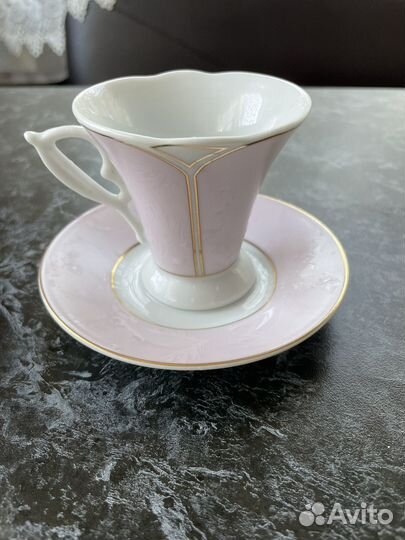 Фарфоровый чайный сервиз
