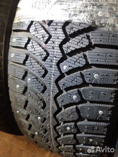 Bridgestone Blizzak Spike-01 225/45 R17