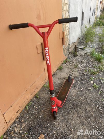 Трюковой самокат Razor