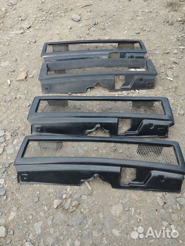 Передняя решетка ваз 2110-2112