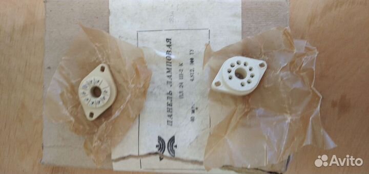 Панельки для радиоламп и др