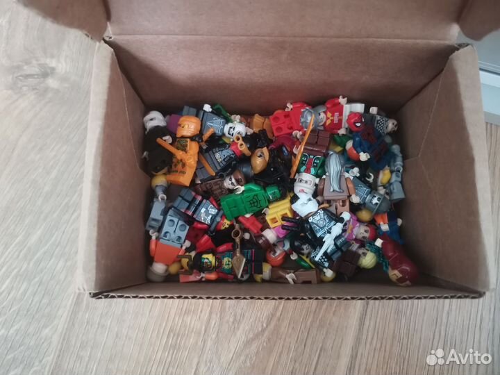 Lego минифигурки 50+ штук