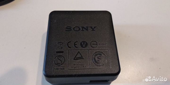 Зарядное устройство sony AC-UB10C
