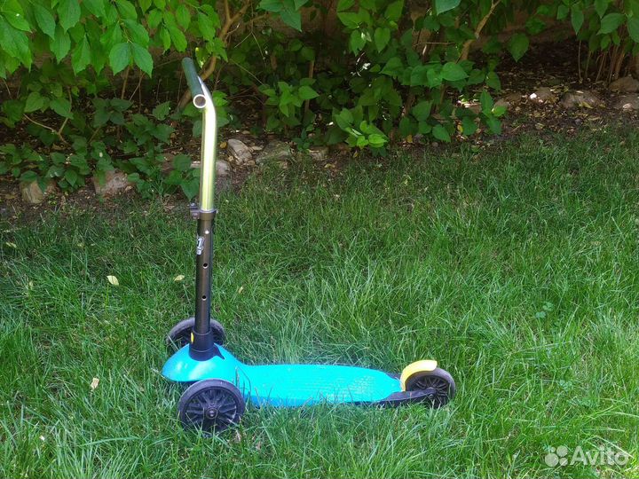 Самокат трехколесный