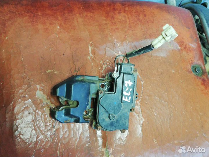 Замок багажника Джили Эмгранд EC-7