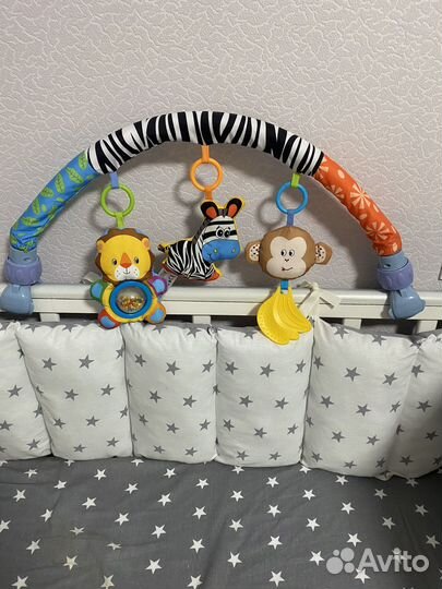 Дуга с игрушками