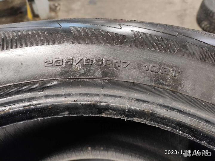 Goodyear UltraGrip Ice 235/65 R17 108T