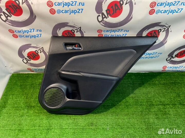 Обшивка двери(4) задняя правая Toyota Prius ZVW55