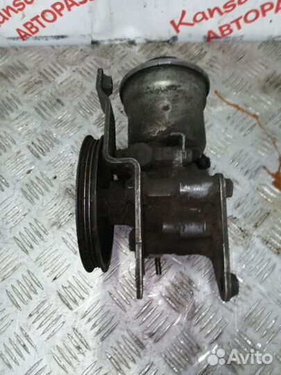 Насос гур Toyota Corolla AE100