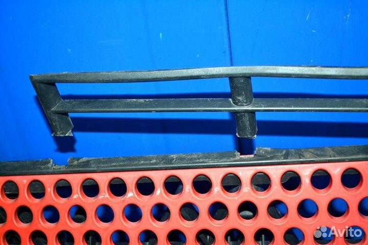 Решетка радиатора, средняя mercedes-benz Actros MP