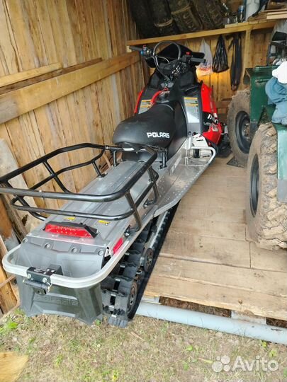 Продам снегоход Polaris