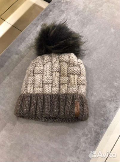 Зимняя шапка с помпоном