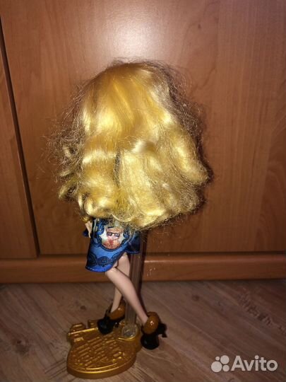 Кукла ever after high с подставкой и расческой