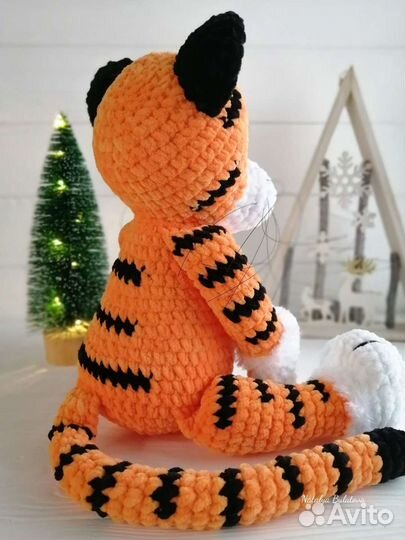 Тигр вязаный, дракон, собака (игрушки ручной работ