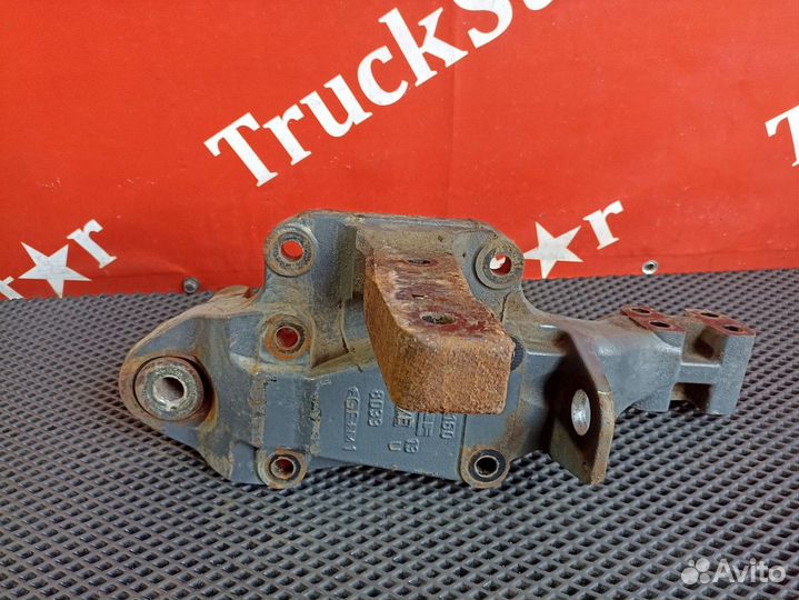 Кронштейн передней рессоры левый Daf XF105