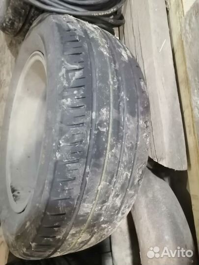 Viatti Strada Asimmetrico 215/60 R16