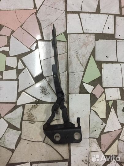 Петля капота, правая Audi A8 D3