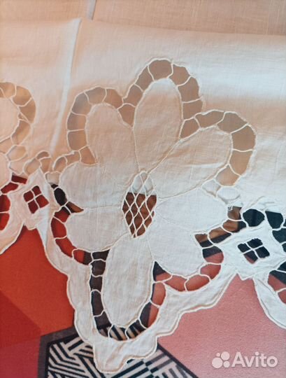 Старинный подзор, рушник, старинное кружево