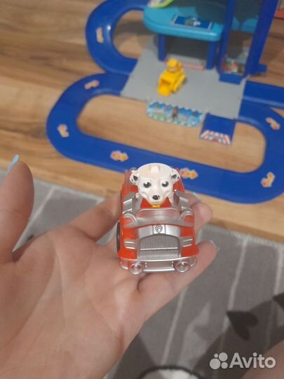 Детская парковка для машинок