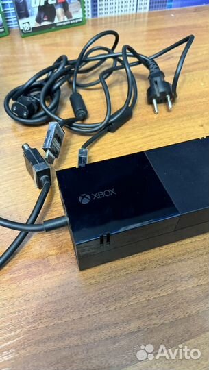 Xbox One 500 gb, 2 геймпада и 2 игры