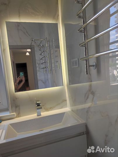 Зеркало с подсветкой для ванной