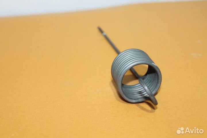 Пружина бака Bosch 056764 бу. 3866