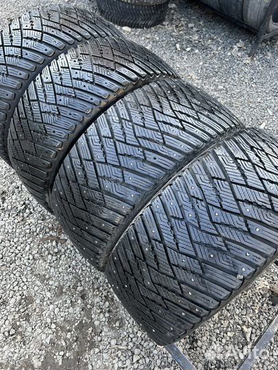 Goodyear Ultragrip Ice Arctic 225/45 R18 и 245/40 R18