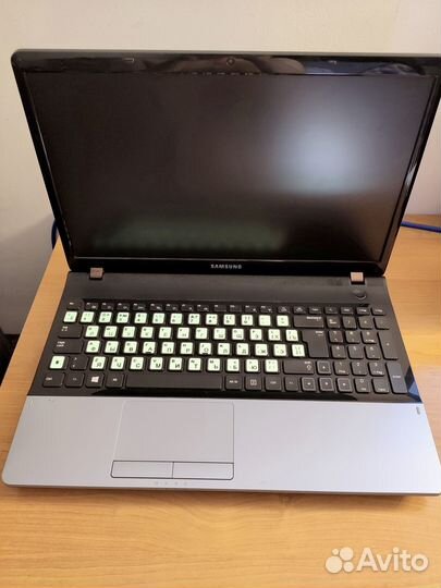 Ноутбук samsung NP300E5C