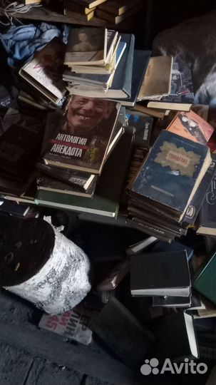 Много разных книг