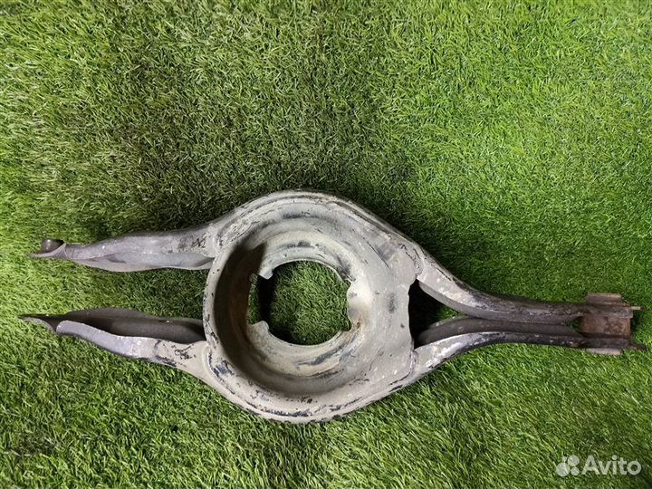 Рычаг подвески задний левый Honda Stepwgn RF3