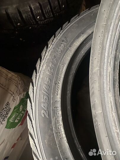 Kumho WinterCraft WP71 235/45 R17 и 245/45 R17 99V