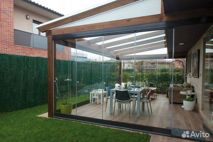 Безрамное остекление террасы, веранды, беседки