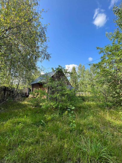 Дом 15 м² на участке 10 сот.