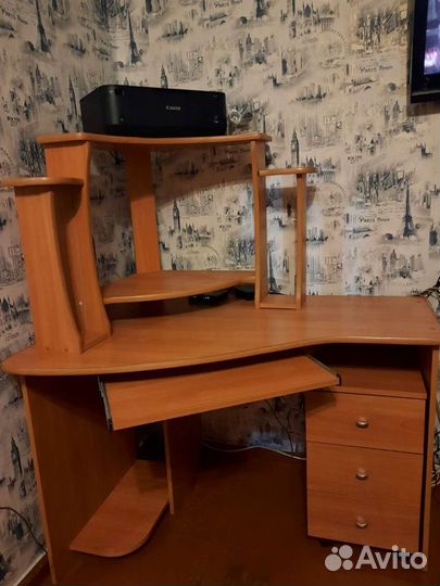 Компьютерный стол