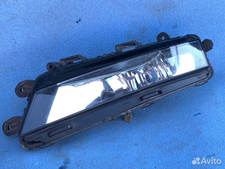 Skoda Octavia (A7) 2013-2020г фара противотуманная