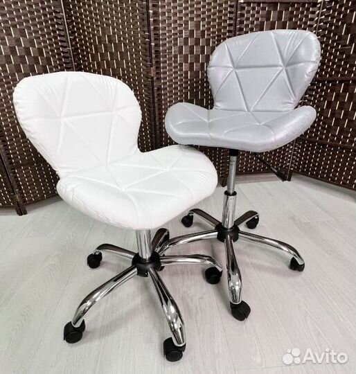 Стул для мастера педикюра, косметолога