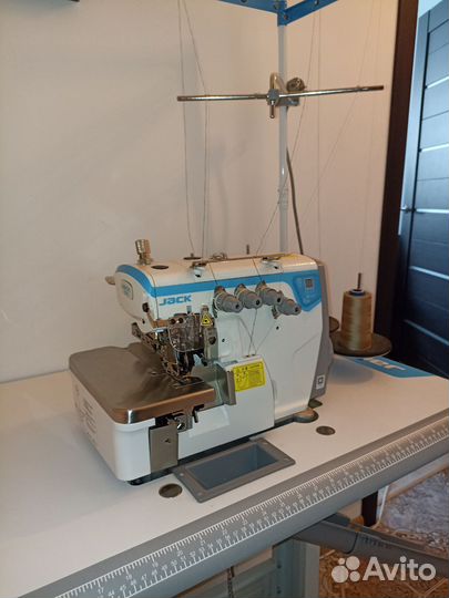 Оверлок Jack E4S-4
