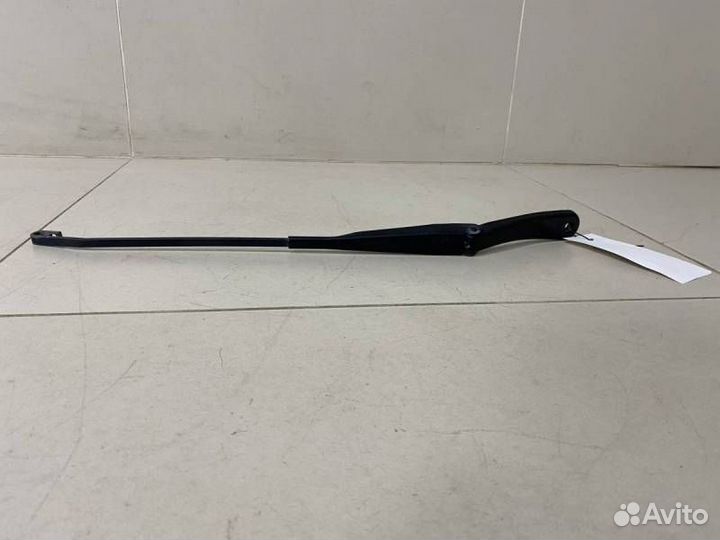 Поводок стеклоочистителя передний левый Renault Sa