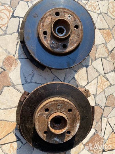 Кулак поворотный Renault Symbol седан 1.4 (K7J700)