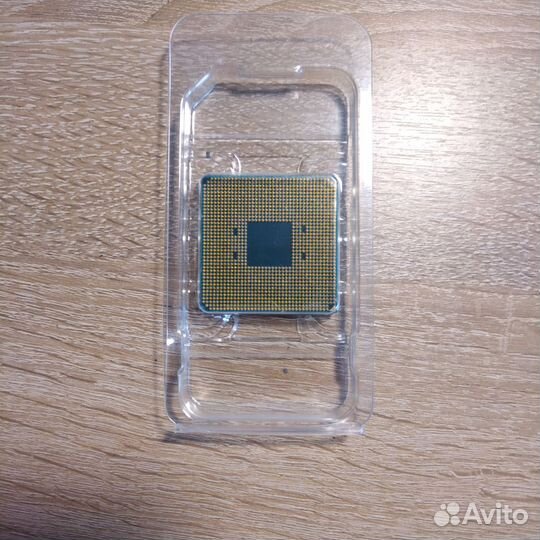 Процессор Ryzen 3 2200G