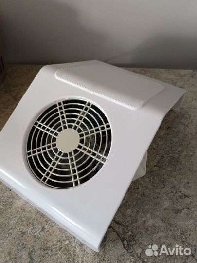 Настольная вытяжка для маникюра