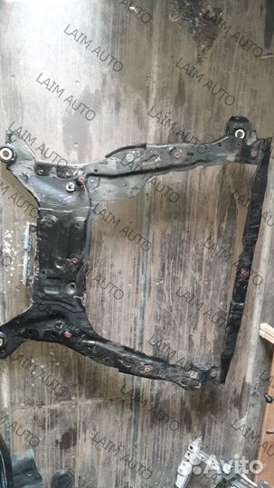 Подрамник передней подвески 31406333