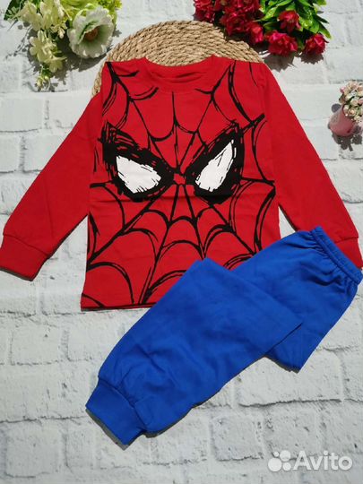 Комплект пижам на мальчика 104